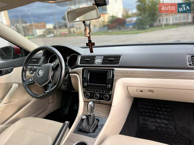 Красный Фольксваген Пассат, объемом двигателя 1.8 л и пробегом 121 тыс. км за 14000 $, фото 4 на Automoto.ua