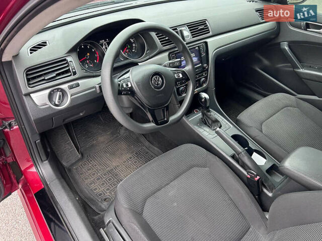 Червоний Фольксваген Пассат, об'ємом двигуна 1.8 л та пробігом 177 тис. км за 9500 $, фото 22 на Automoto.ua