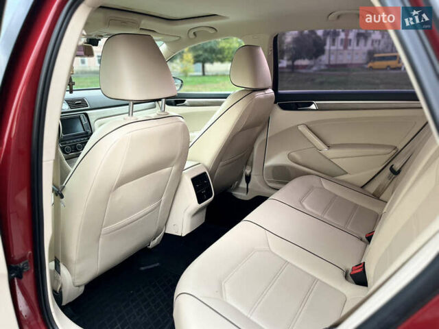 Красный Фольксваген Пассат, объемом двигателя 1.8 л и пробегом 121 тыс. км за 14000 $, фото 12 на Automoto.ua