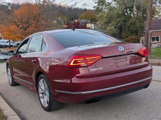 Червоний Фольксваген Пассат, об'ємом двигуна 3.6 л та пробігом 78 тис. км за 7000 $, фото 4 на Automoto.ua