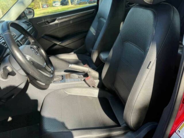 Красный Фольксваген Пассат, объемом двигателя 1.8 л и пробегом 75 тыс. км за 2600 $, фото 8 на Automoto.ua