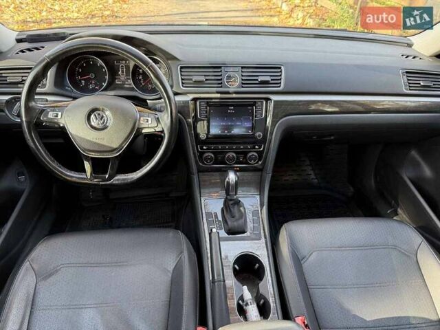Красный Фольксваген Пассат, объемом двигателя 1.8 л и пробегом 71 тыс. км за 14990 $, фото 18 на Automoto.ua