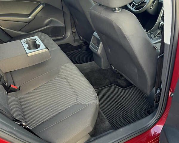 Червоний Фольксваген Пассат, об'ємом двигуна 1.8 л та пробігом 110 тис. км за 11200 $, фото 10 на Automoto.ua