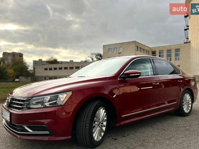 Красный Фольксваген Пассат, объемом двигателя 1.8 л и пробегом 121 тыс. км за 14000 $, фото 1 на Automoto.ua