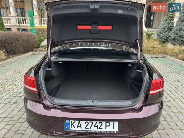 Червоний Фольксваген Пассат, об'ємом двигуна 1.97 л та пробігом 195 тис. км за 17500 $, фото 6 на Automoto.ua