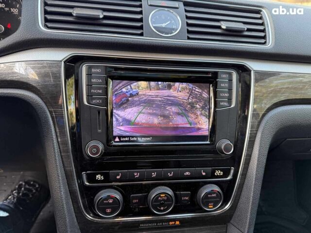 Красный Фольксваген Пассат, объемом двигателя 1.8 л и пробегом 71 тыс. км за 14990 $, фото 14 на Automoto.ua