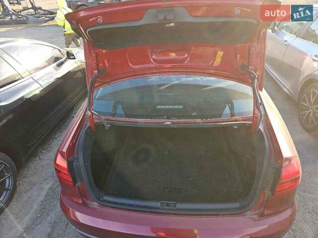 Фольксваген Пассат 2016 в Киеве на Automoto.ua Красный Фольксваген Пассат, объемом двигателя 1.8 л и пробегом 210 тыс. км за 2366 $, фото 20 на Automoto.ua
