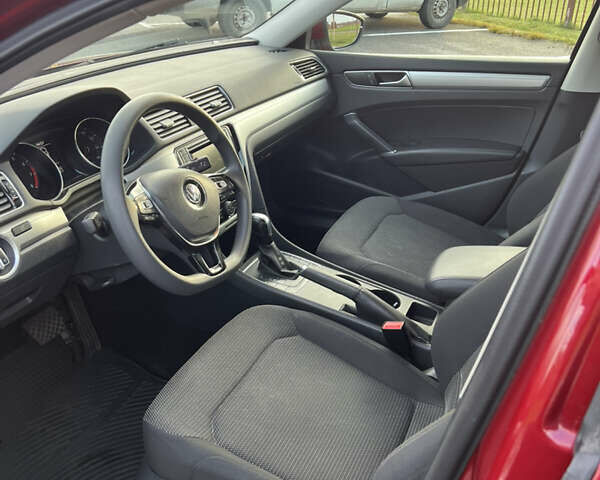 Червоний Фольксваген Пассат, об'ємом двигуна 1.8 л та пробігом 110 тис. км за 11200 $, фото 9 на Automoto.ua