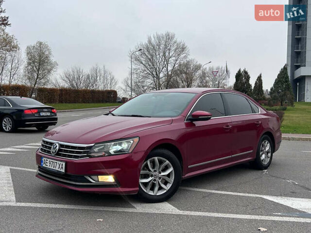 Красный Фольксваген Пассат, объемом двигателя 1.8 л и пробегом 177 тыс. км за 9500 $, фото 3 на Automoto.ua