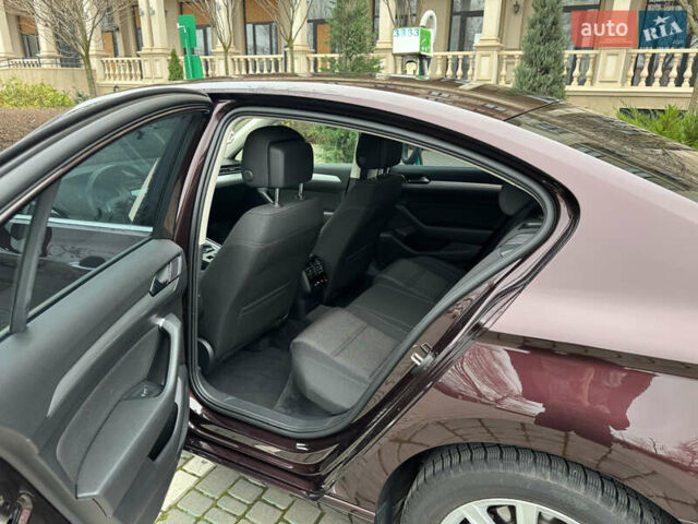 Червоний Фольксваген Пассат, об'ємом двигуна 1.97 л та пробігом 195 тис. км за 17500 $, фото 11 на Automoto.ua