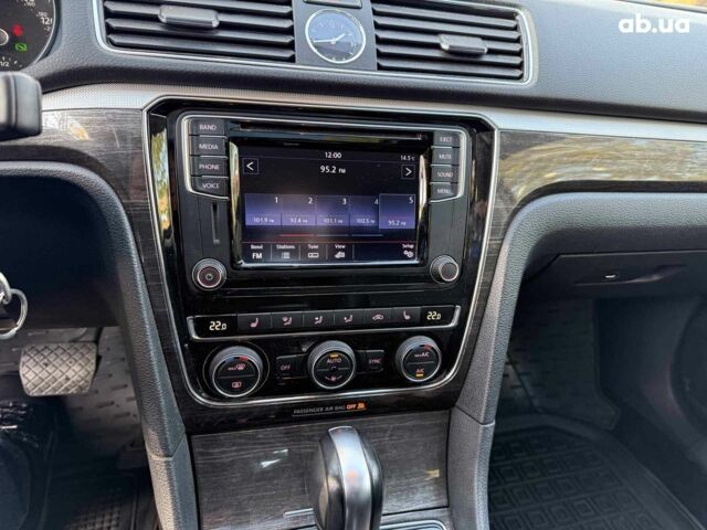 Красный Фольксваген Пассат, объемом двигателя 1.8 л и пробегом 71 тыс. км за 14990 $, фото 13 на Automoto.ua