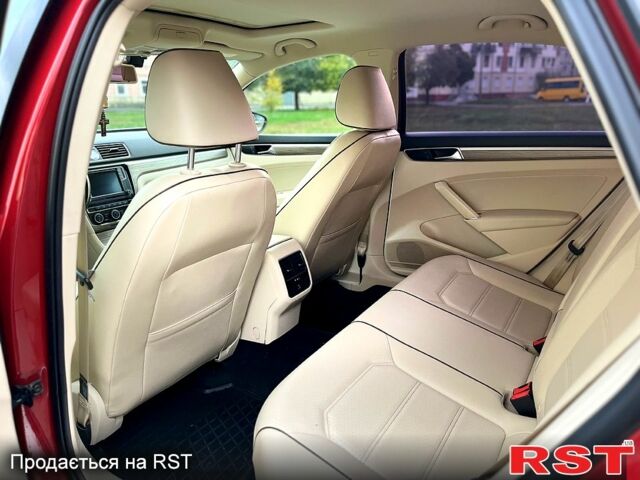 Красный Фольксваген Пассат, объемом двигателя 1.8 л и пробегом 121 тыс. км за 14000 $, фото 7 на Automoto.ua