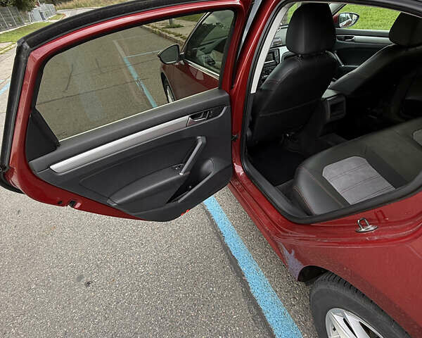 Красный Фольксваген Пассат, объемом двигателя 1.8 л и пробегом 170 тыс. км за 15800 $, фото 10 на Automoto.ua