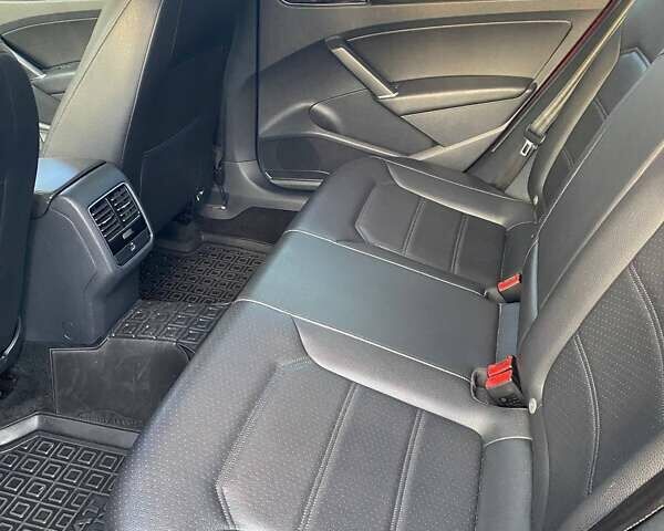 Фольксваген Пассат 2016 в Киеве на Automoto.ua Красный Фольксваген Пассат, объемом двигателя 1.8 л и пробегом 149 тыс. км за 9500 $, фото 5 на Automoto.ua