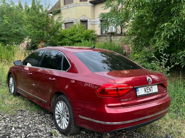 Красный Фольксваген Пассат, объемом двигателя 1.78 л и пробегом 196 тыс. км за 11900 $, фото 1 на Automoto.ua