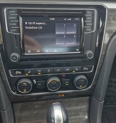 Червоний Фольксваген Пассат, об'ємом двигуна 1.8 л та пробігом 184 тис. км за 10900 $, фото 23 на Automoto.ua