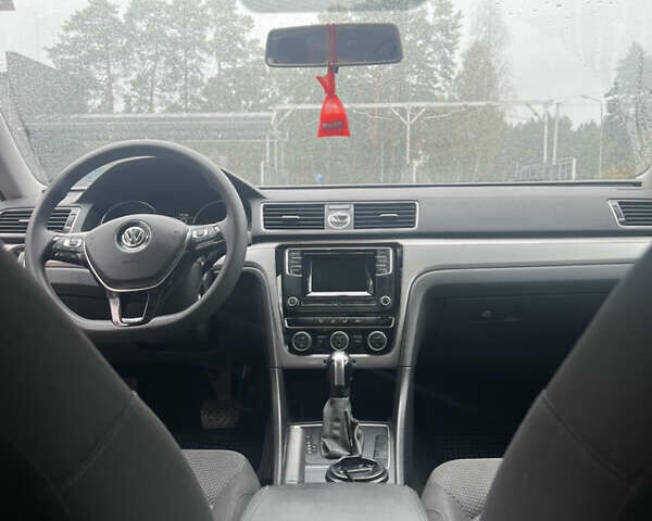 Червоний Фольксваген Пассат, об'ємом двигуна 1.8 л та пробігом 110 тис. км за 11700 $, фото 5 на Automoto.ua