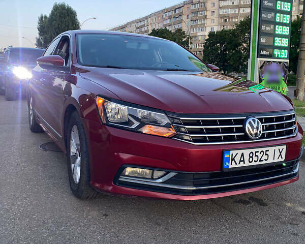 Красный Фольксваген Пассат, объемом двигателя 1.8 л и пробегом 153 тыс. км за 9700 $, фото 1 на Automoto.ua