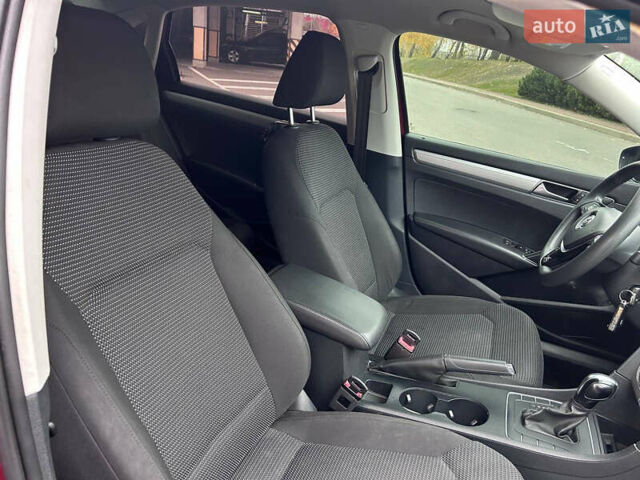 Красный Фольксваген Пассат, объемом двигателя 1.8 л и пробегом 177 тыс. км за 9500 $, фото 34 на Automoto.ua