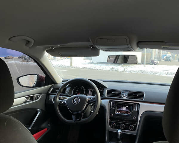 Красный Фольксваген Пассат, объемом двигателя 1.8 л и пробегом 142 тыс. км за 10500 $, фото 18 на Automoto.ua