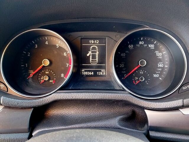 Красный Фольксваген Пассат, объемом двигателя 1.8 л и пробегом 120 тыс. км за 11000 $, фото 3 на Automoto.ua