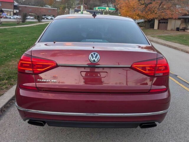 Червоний Фольксваген Пассат, об'ємом двигуна 3.6 л та пробігом 78 тис. км за 7000 $, фото 5 на Automoto.ua