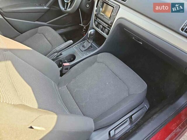 Фольксваген Пассат 2016 в Киеве на Automoto.ua Красный Фольксваген Пассат, объемом двигателя 1.8 л и пробегом 210 тыс. км за 2366 $, фото 18 на Automoto.ua