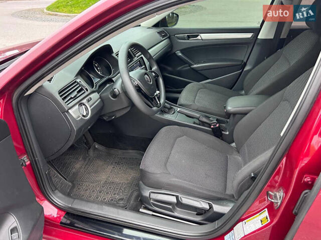 Красный Фольксваген Пассат, объемом двигателя 1.8 л и пробегом 177 тыс. км за 9500 $, фото 19 на Automoto.ua