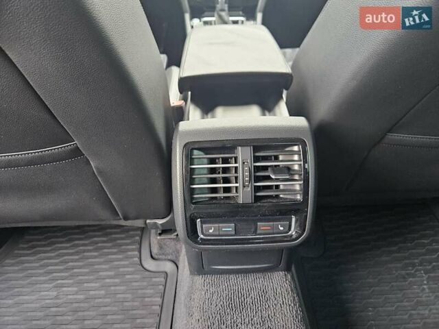 Красный Фольксваген Пассат, объемом двигателя 1.8 л и пробегом 168 тыс. км за 17890 $, фото 35 на Automoto.ua