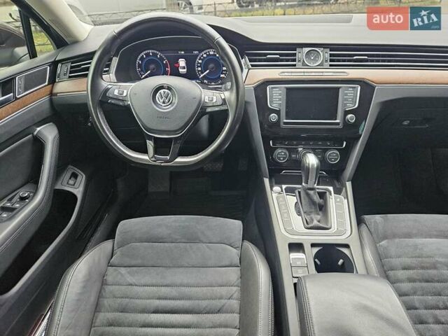 Красный Фольксваген Пассат, объемом двигателя 1.8 л и пробегом 168 тыс. км за 17890 $, фото 37 на Automoto.ua