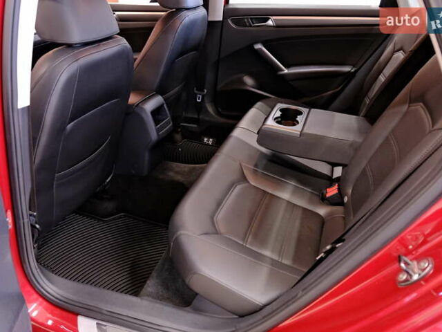 Красный Фольксваген Пассат, объемом двигателя 1.8 л и пробегом 190 тыс. км за 14900 $, фото 33 на Automoto.ua