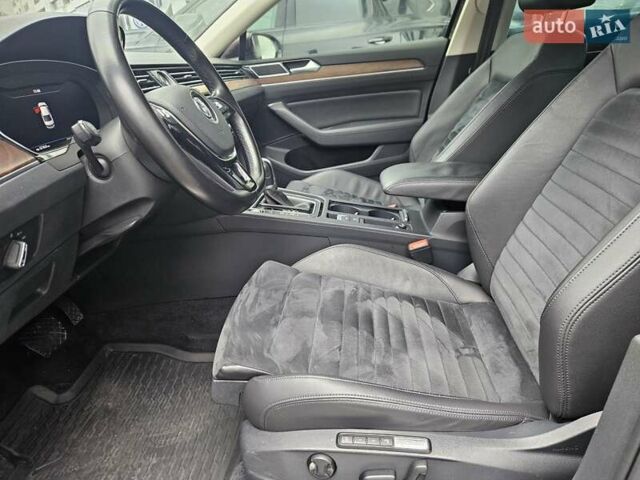 Красный Фольксваген Пассат, объемом двигателя 1.8 л и пробегом 168 тыс. км за 17890 $, фото 20 на Automoto.ua