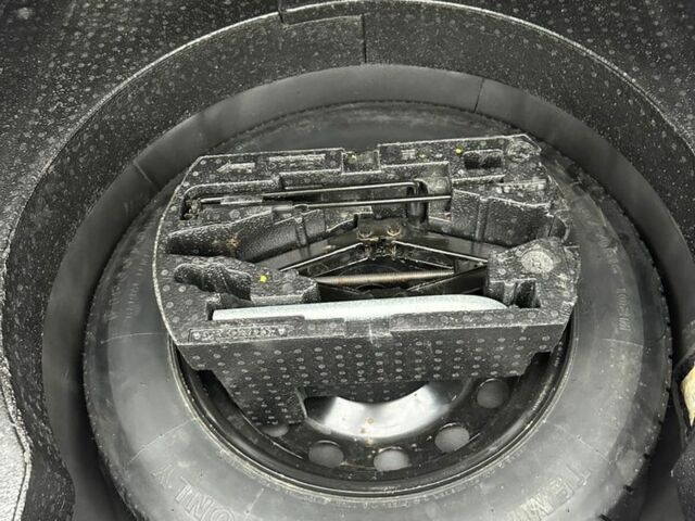 Червоний Фольксваген Пассат, об'ємом двигуна 1.8 л та пробігом 182 тис. км за 11000 $, фото 4 на Automoto.ua