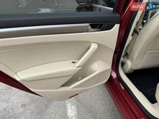 Красный Фольксваген Пассат, объемом двигателя 1.8 л и пробегом 132 тыс. км за 13600 $, фото 18 на Automoto.ua