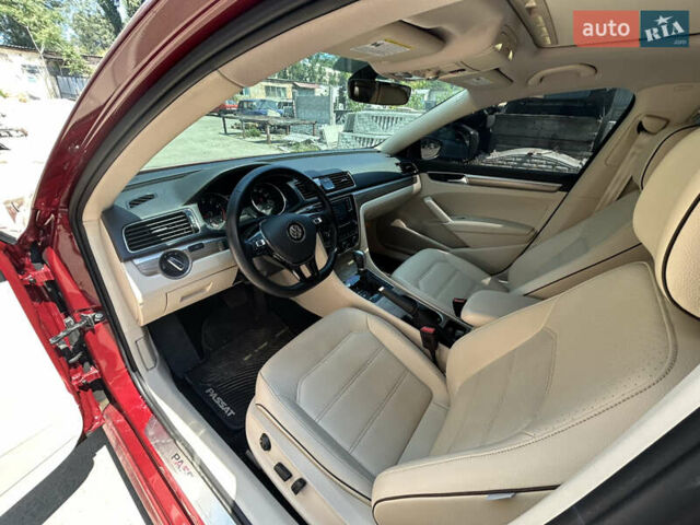 Красный Фольксваген Пассат, объемом двигателя 2 л и пробегом 39 тыс. км за 17500 $, фото 9 на Automoto.ua