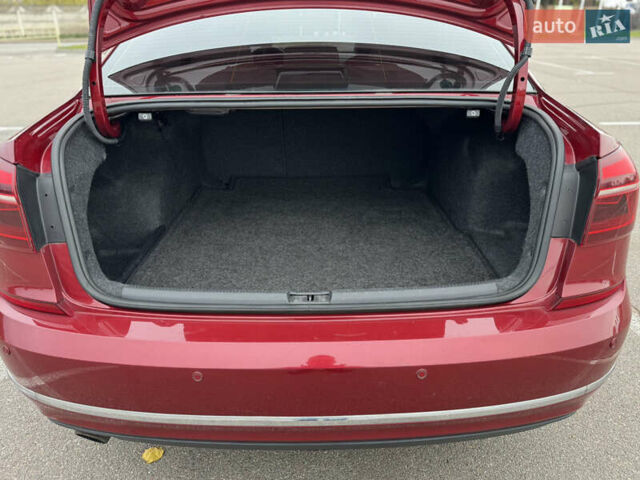 Красный Фольксваген Пассат, объемом двигателя 1.8 л и пробегом 132 тыс. км за 13600 $, фото 19 на Automoto.ua