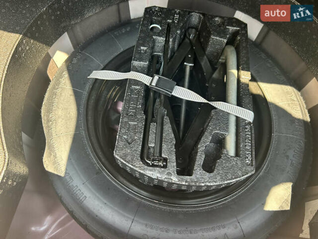 Красный Фольксваген Пассат, объемом двигателя 2 л и пробегом 39 тыс. км за 17500 $, фото 23 на Automoto.ua