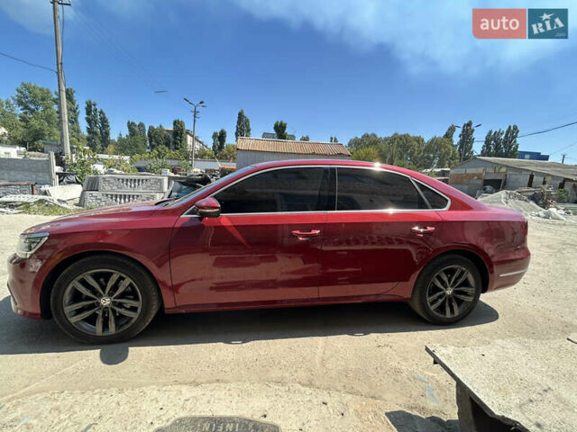 Красный Фольксваген Пассат, объемом двигателя 2 л и пробегом 39 тыс. км за 17500 $, фото 3 на Automoto.ua