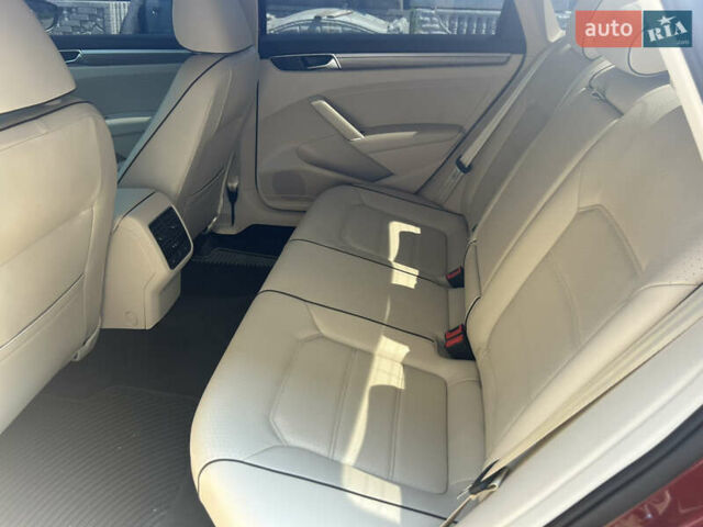 Красный Фольксваген Пассат, объемом двигателя 2 л и пробегом 39 тыс. км за 17500 $, фото 16 на Automoto.ua