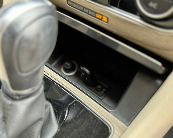 Красный Фольксваген Пассат, объемом двигателя 1.8 л и пробегом 132 тыс. км за 13600 $, фото 31 на Automoto.ua