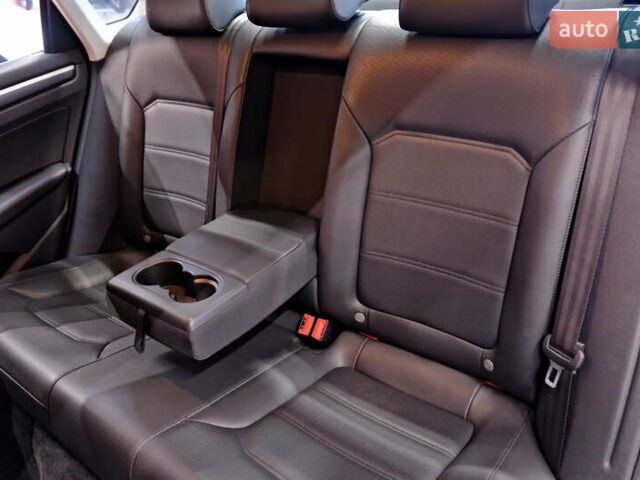 Красный Фольксваген Пассат, объемом двигателя 1.8 л и пробегом 190 тыс. км за 14900 $, фото 35 на Automoto.ua