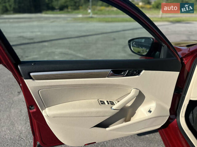 Красный Фольксваген Пассат, объемом двигателя 1.8 л и пробегом 111 тыс. км за 15500 $, фото 23 на Automoto.ua