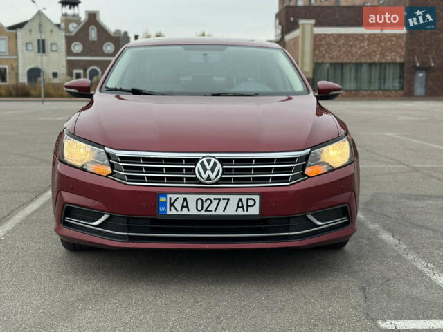 Красный Фольксваген Пассат, объемом двигателя 1.8 л и пробегом 132 тыс. км за 13600 $, фото 1 на Automoto.ua