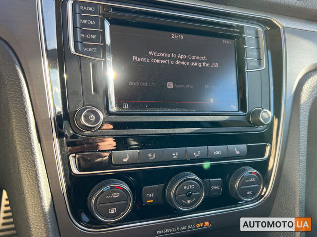 Червоний Фольксваген Пассат, об'ємом двигуна 2 л та пробігом 114 тис. км за 12999 $, фото 17 на Automoto.ua