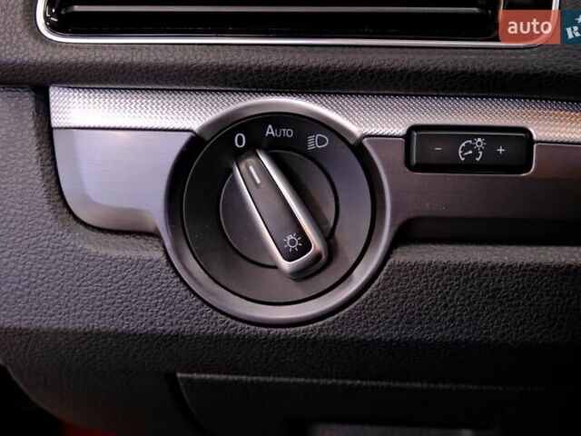 Красный Фольксваген Пассат, объемом двигателя 1.8 л и пробегом 190 тыс. км за 14900 $, фото 26 на Automoto.ua