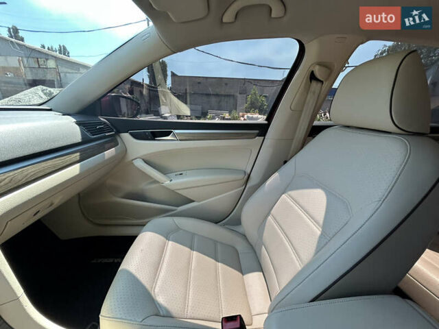 Красный Фольксваген Пассат, объемом двигателя 2 л и пробегом 39 тыс. км за 17500 $, фото 10 на Automoto.ua