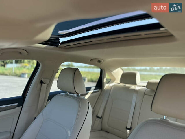 Красный Фольксваген Пассат, объемом двигателя 1.8 л и пробегом 111 тыс. км за 15500 $, фото 21 на Automoto.ua