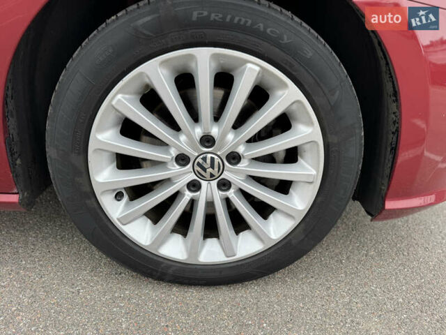 Красный Фольксваген Пассат, объемом двигателя 1.8 л и пробегом 132 тыс. км за 13600 $, фото 25 на Automoto.ua