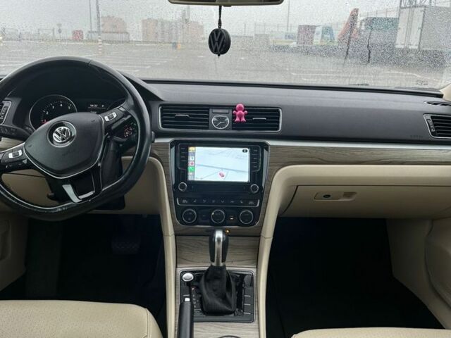 Червоний Фольксваген Пассат, об'ємом двигуна 1.8 л та пробігом 182 тис. км за 11000 $, фото 2 на Automoto.ua