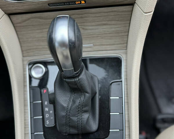 Красный Фольксваген Пассат, объемом двигателя 1.8 л и пробегом 132 тыс. км за 13600 $, фото 30 на Automoto.ua